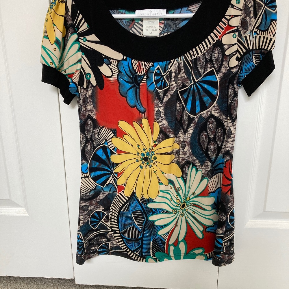 PapillonBlanc womens short sleeve top -Size small